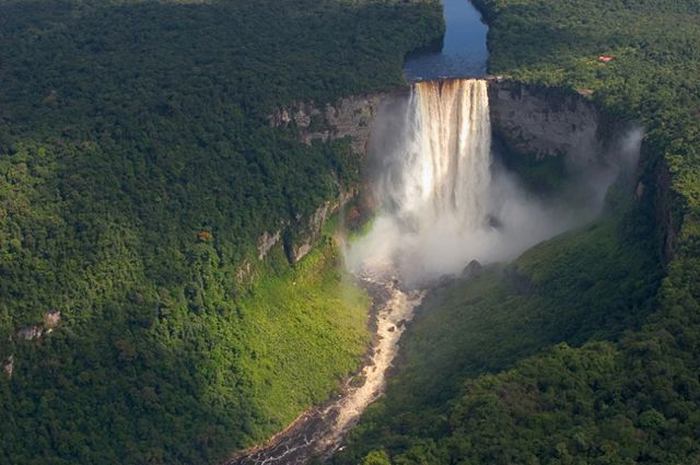 PhotoArchive.zip/Kaieteur_falls.jpg